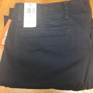 Dockers straight fit shorts size 38 - NEW